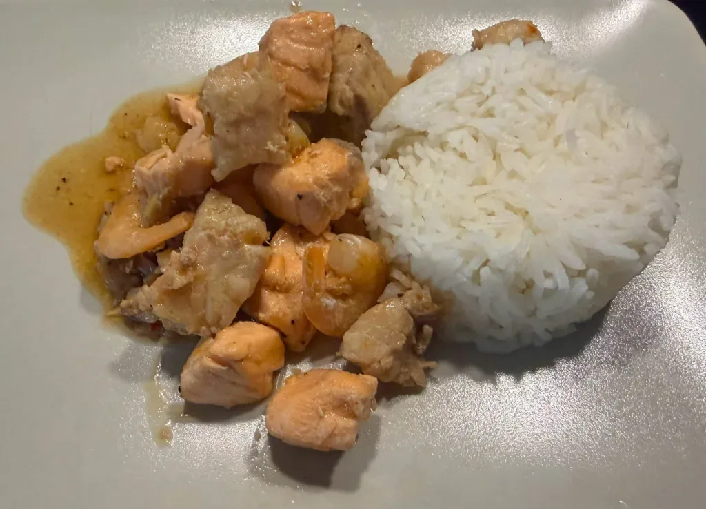 Pad kra pao with salmon, cod and shrimps