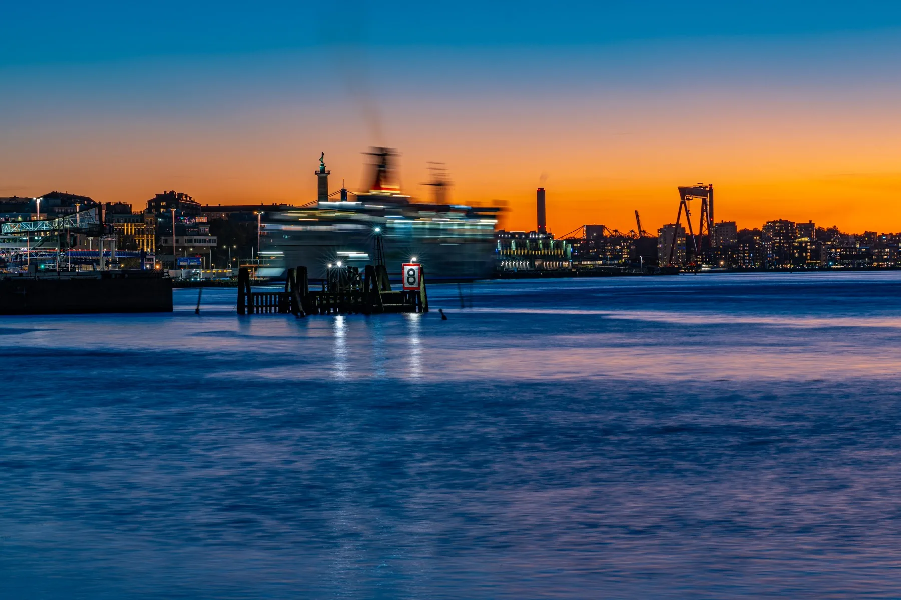 Ferry passing in a long exposure on Göta älv